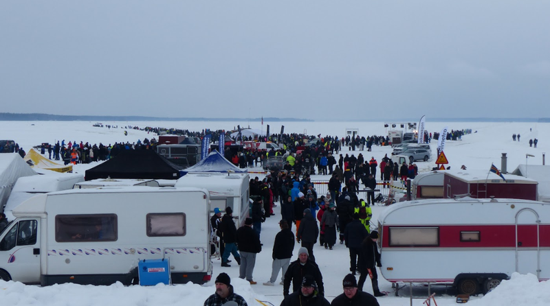 Illustration for article titled Sweden's 'Speed Weekend On Ice' Is Where Sanity Goes To Die And Axles Go To Break
